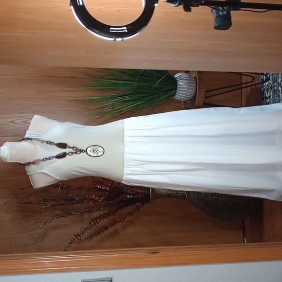 Banana Republic Dresses & Skirts - Banana Republic Boutique Dress, Pockets on each side, Slip on, Size Medium, NWT